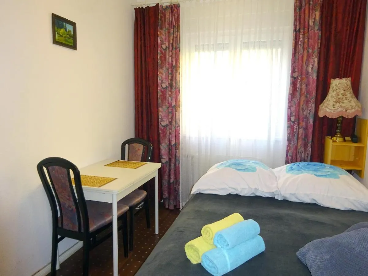 Privatunterkunft Ferienwohnung Wellem Unterkunft In Berlin West